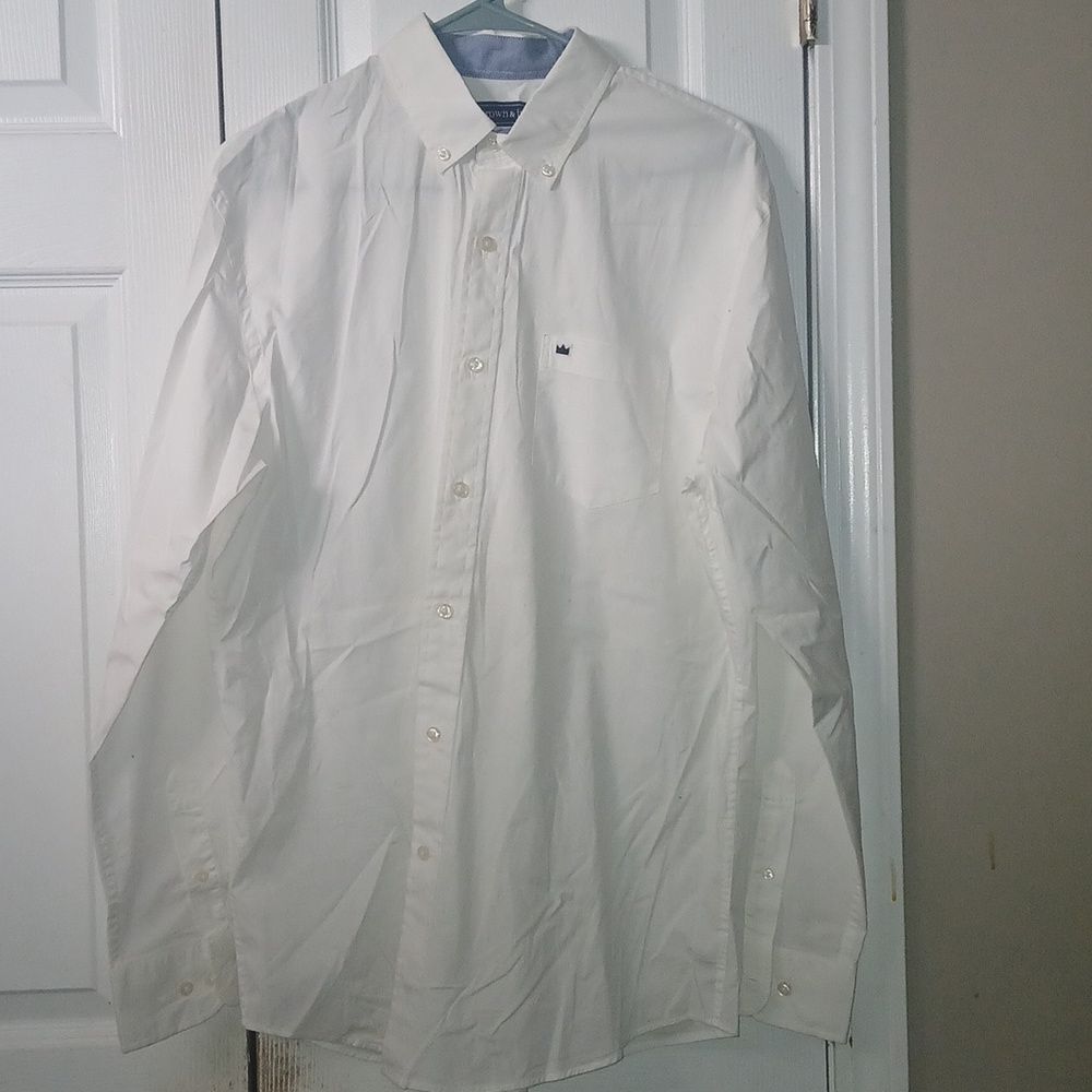 Crown & Ivy White long sleeve button down classic fit dress shirt  Sz M NWOT